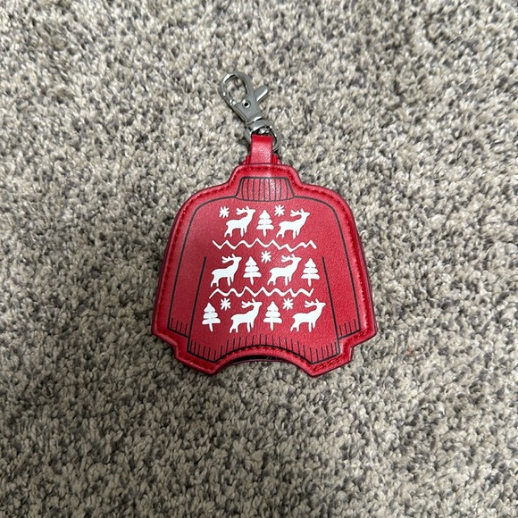 Vera Bradley Sweater in Merry Mischief Ornaments Bag Charm - Picture 1 of 2